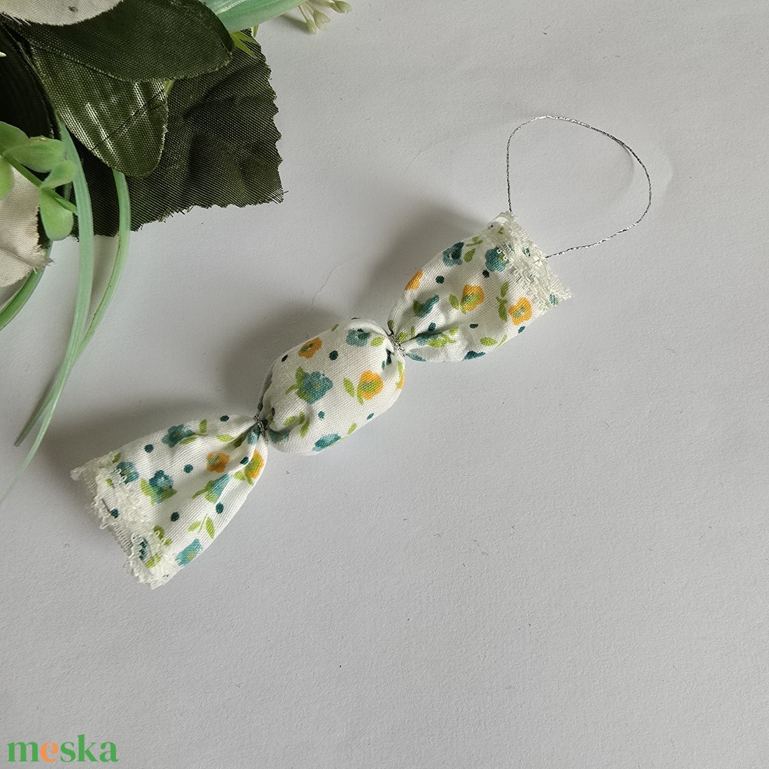 Virág mintás textil szaloncukor,  karácsonyfadísz, karácsonyi dekoráció - karácsony - karácsonyi lakásdekoráció - karácsonyfadíszek - Meska.hu