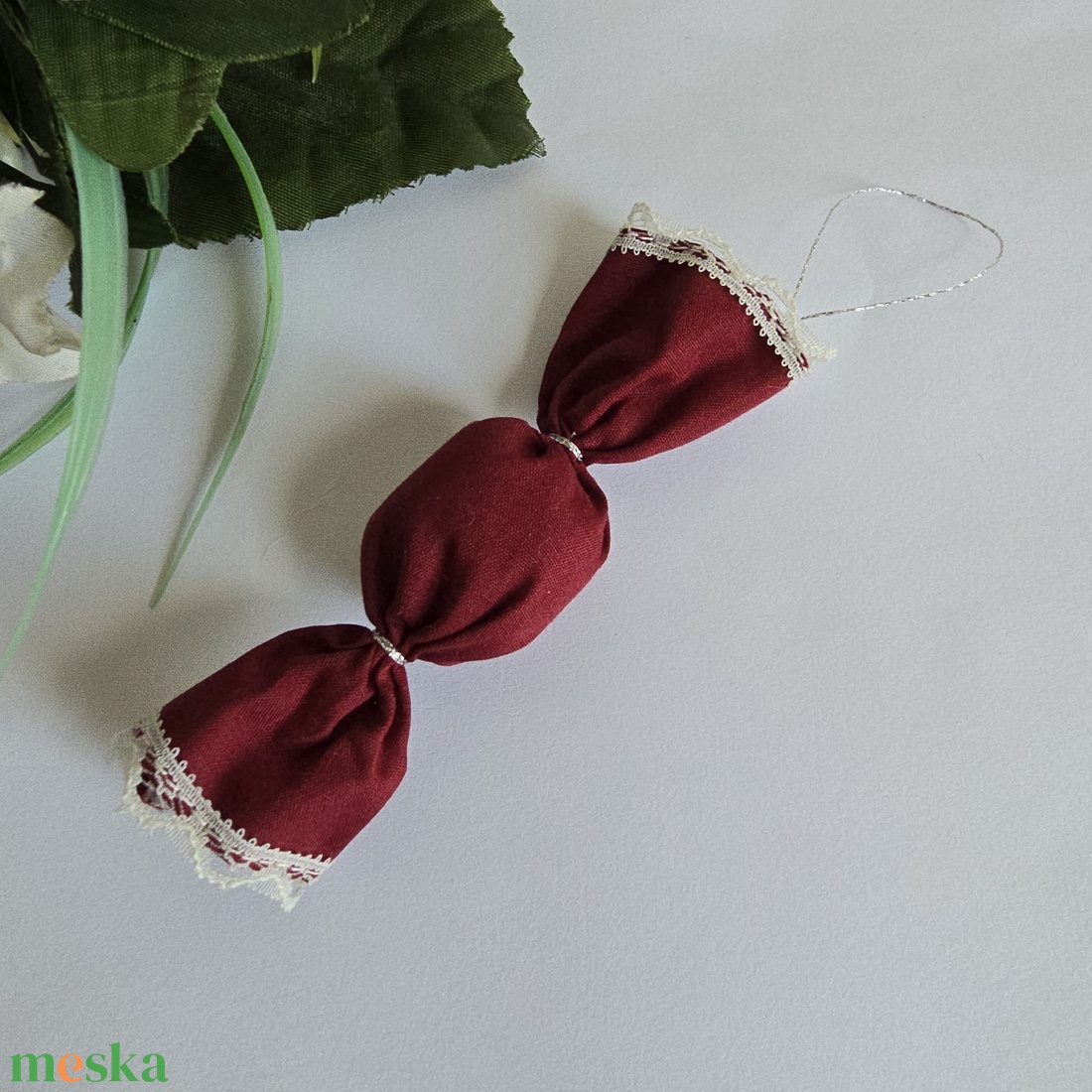 Bordó színű textil szaloncukor karácsonyfadísz, karácsonyi dekoráció - karácsony - karácsonyi lakásdekoráció - karácsonyfadíszek - Meska.hu