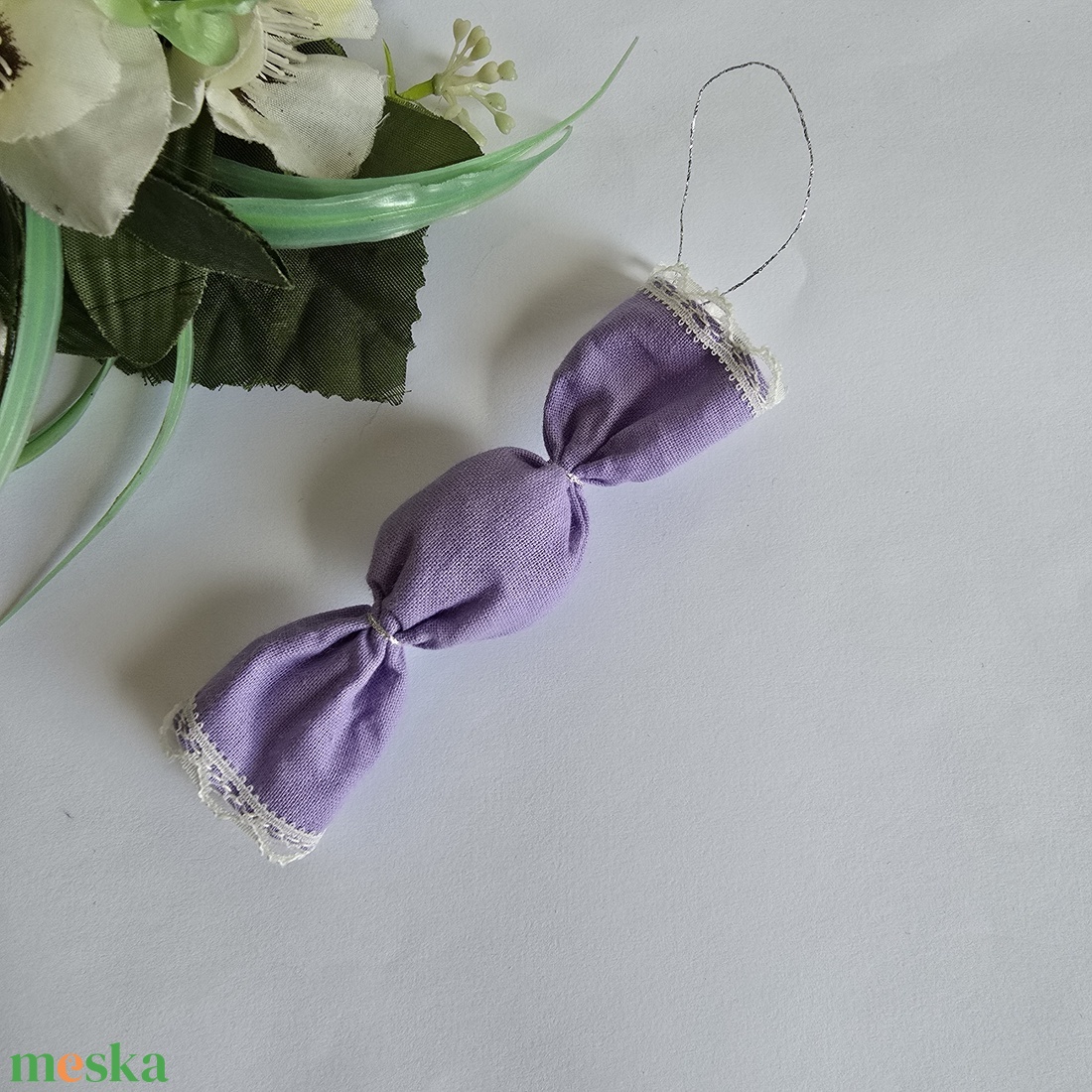 Lila színű textil szaloncukor karácsonyfadísz, karácsonyi dekoráció - karácsony - karácsonyi lakásdekoráció - karácsonyfadíszek - Meska.hu