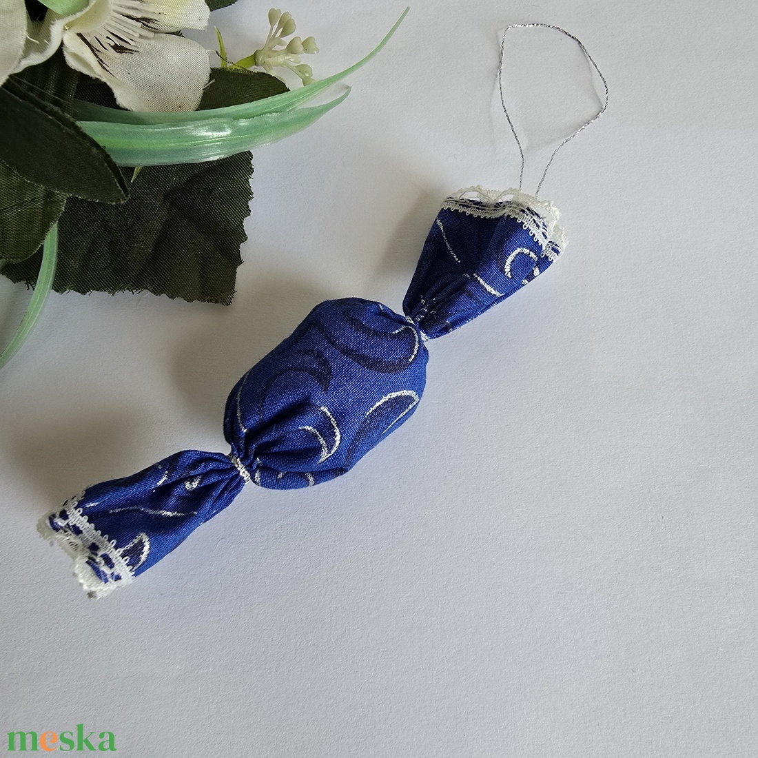 Királykék színű textil szaloncukor karácsonyfadísz, karácsonyi dekoráció - karácsony - karácsonyi lakásdekoráció - karácsonyfadíszek - Meska.hu Királykék színű textil szaloncukor karácsonyfadísz, karácsonyi dekoráció - karácsony - karácsonyi lakásdekoráció - karácsonyfadíszek - Meska.hu