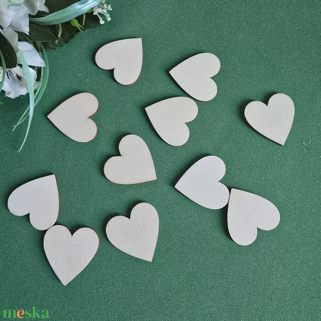 Natúr színű, szív alakú dísz, dekoráció, esküvői kiegészítő darabra - esküvő - dekoráció - helyszíni dekor - Meska.hu