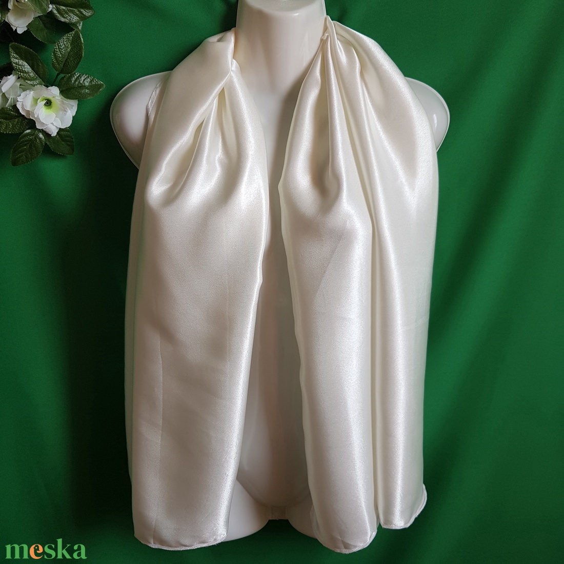 Ekrü színű szatén sál, kendő, vállkendő, stóla - esküvő - kiegészítők - bolero és válltakaró - Meska.hu