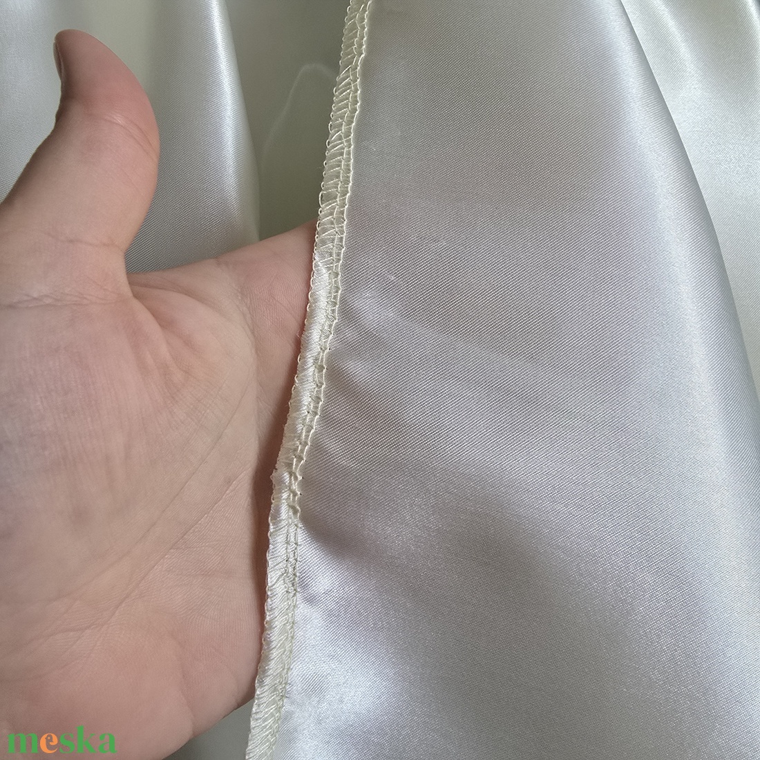 Ekrü színű szatén sál, kendő, vállkendő, stóla - esküvő - kiegészítők - bolero és válltakaró - Meska.hu