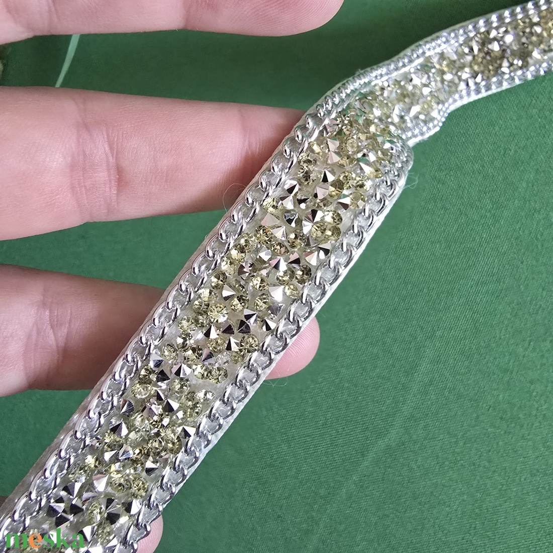 Ekrü színű, strasszköves menyasszonyi szatén öv - esküvő - kiegészítők - öv & pánt - Meska.hu