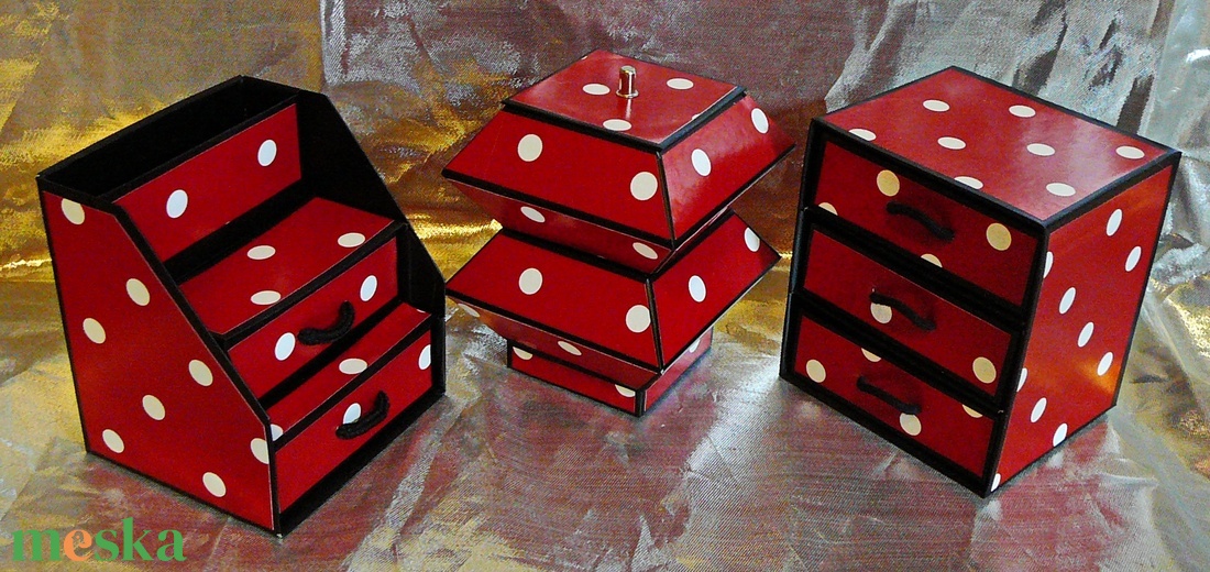 PIROS PÖTTYÖS ékszerdoboz / írószertartó szett /fekete alapon/ - ékszer - ékszertartó - ékszerdoboz - Meska.hu PIROS PÖTTYÖS ékszerdoboz / írószertartó szett /fekete alapon/ - ékszer - ékszertartó - ékszerdoboz - Meska.hu