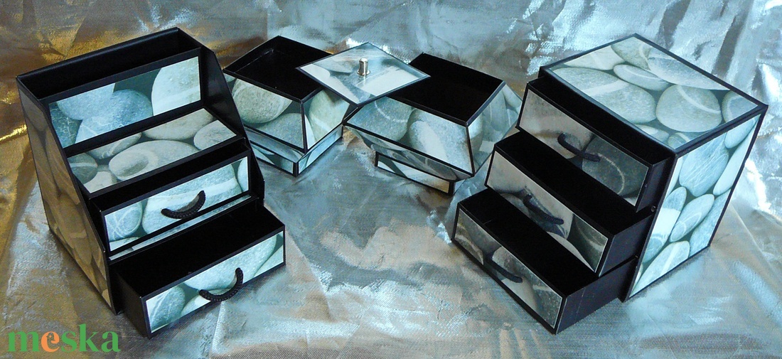 KAVICS MINTÁJÚ ékszerdoboz / írószertartó szett /fekete alapon/ - ékszer - ékszertartó - ékszerdoboz - Meska.hu KAVICS MINTÁJÚ ékszerdoboz / írószertartó szett /fekete alapon/ - ékszer - ékszertartó - ékszerdoboz - Meska.hu