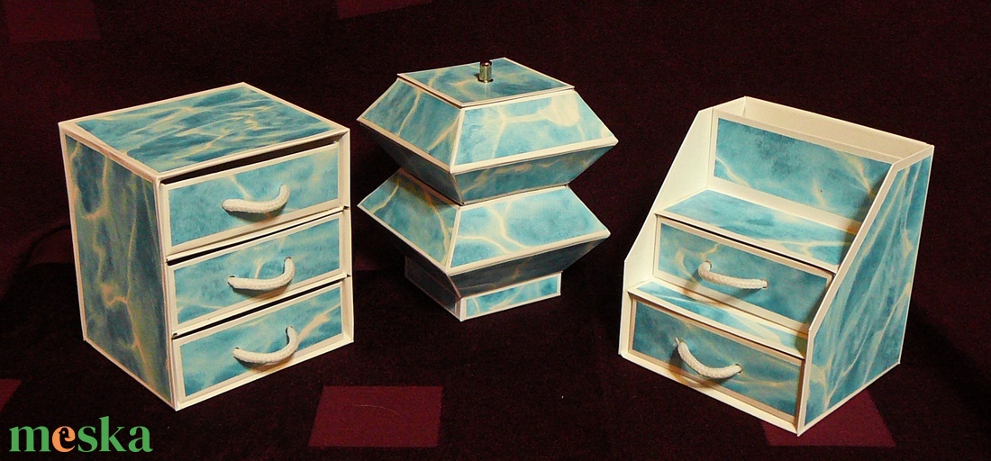 TENGERKÉK ékszerdoboz / írószertartó szett /fehér alapon/ - ékszer - ékszertartó - ékszerdoboz - Meska.hu TENGERKÉK ékszerdoboz / írószertartó szett /fehér alapon/ - ékszer - ékszertartó - ékszerdoboz - Meska.hu