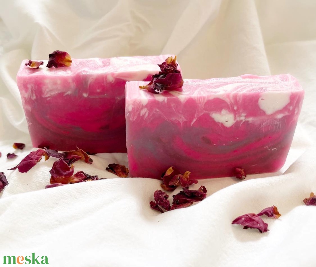 Neon pink szappan sheavajjal - szépségápolás - szappan & fürdés - kézműves szappan - Meska.hu Neon pink szappan sheavajjal - szépségápolás - szappan & fürdés - kézműves szappan - Meska.hu