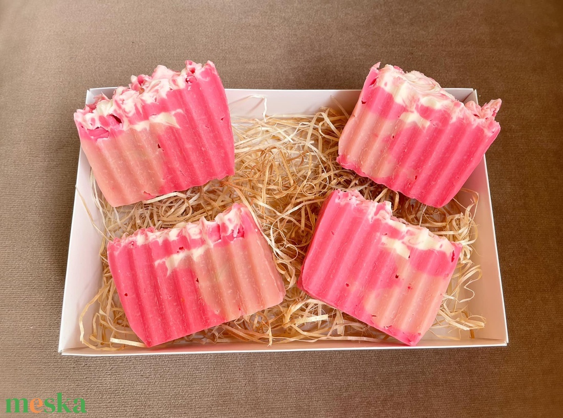 Pink-romantikus szappan - szépségápolás - szappan & fürdés - kézműves szappan - Meska.hu Pink-romantikus szappan - szépségápolás - szappan & fürdés - kézműves szappan - Meska.hu