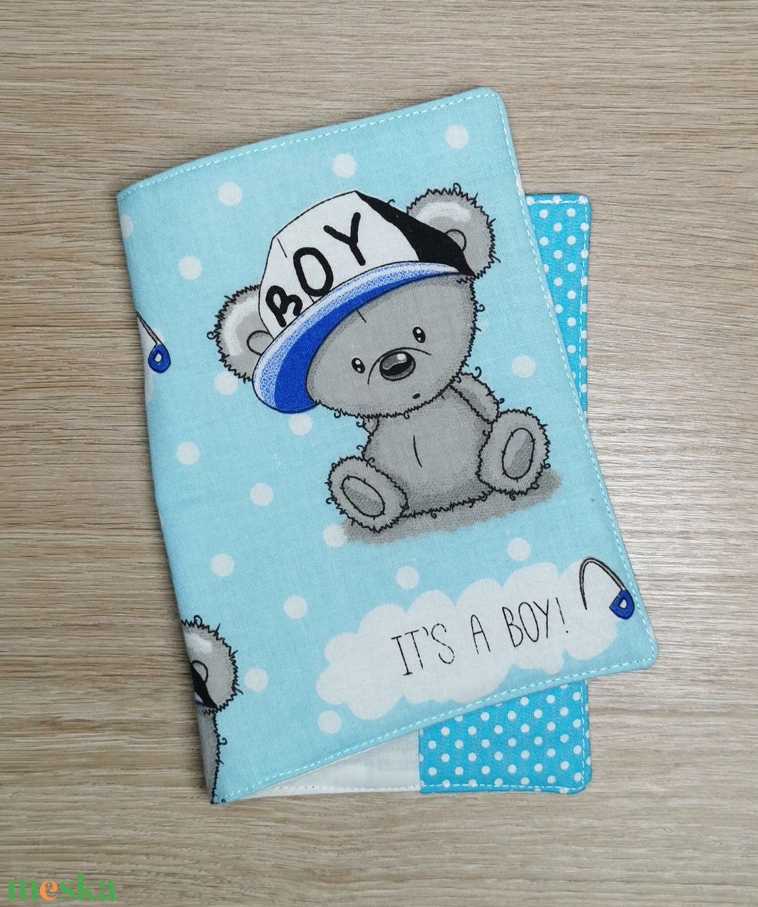 Egészségügyi kiskönyv borító It's a boy kék macis - otthon & életmód - papír, írószer - egészségügyi kiskönyv borító - Meska.hu Egészségügyi kiskönyv borító It's a boy kék macis - otthon & életmód - papír, írószer - egészségügyi kiskönyv borító - Meska.hu