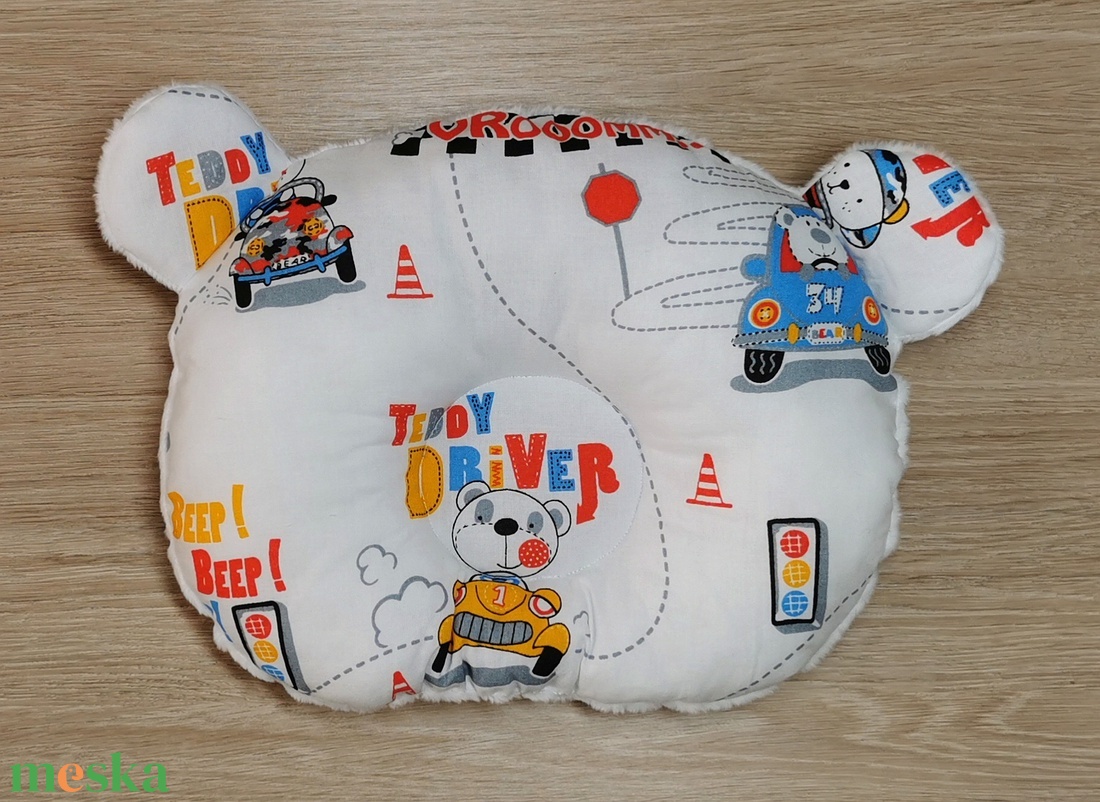 Stabilizáló MACI párna autós fehér háttérrel - otthon & életmód - babaszoba, gyerekszoba - gyerek díszpárna - Meska.hu Stabilizáló MACI párna autós fehér háttérrel - otthon & életmód - babaszoba, gyerekszoba - gyerek díszpárna - Meska.hu