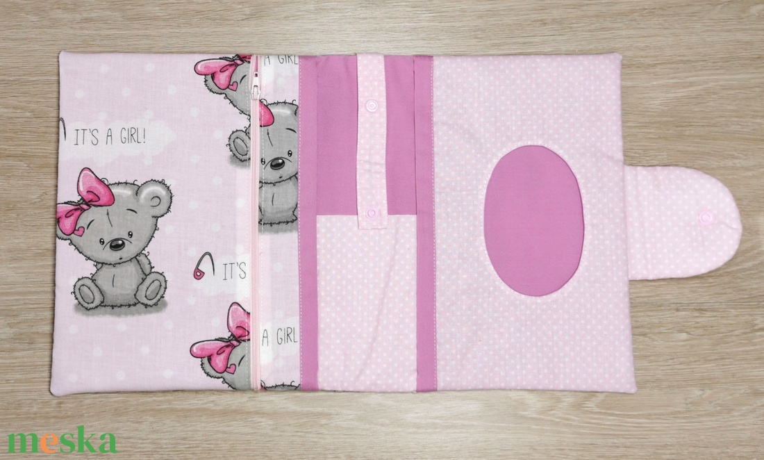 Utazó pelenkatartó táska It's a girl rózsaszín macis - játék & sport - babalátogató ajándékcsomag - Meska.hu