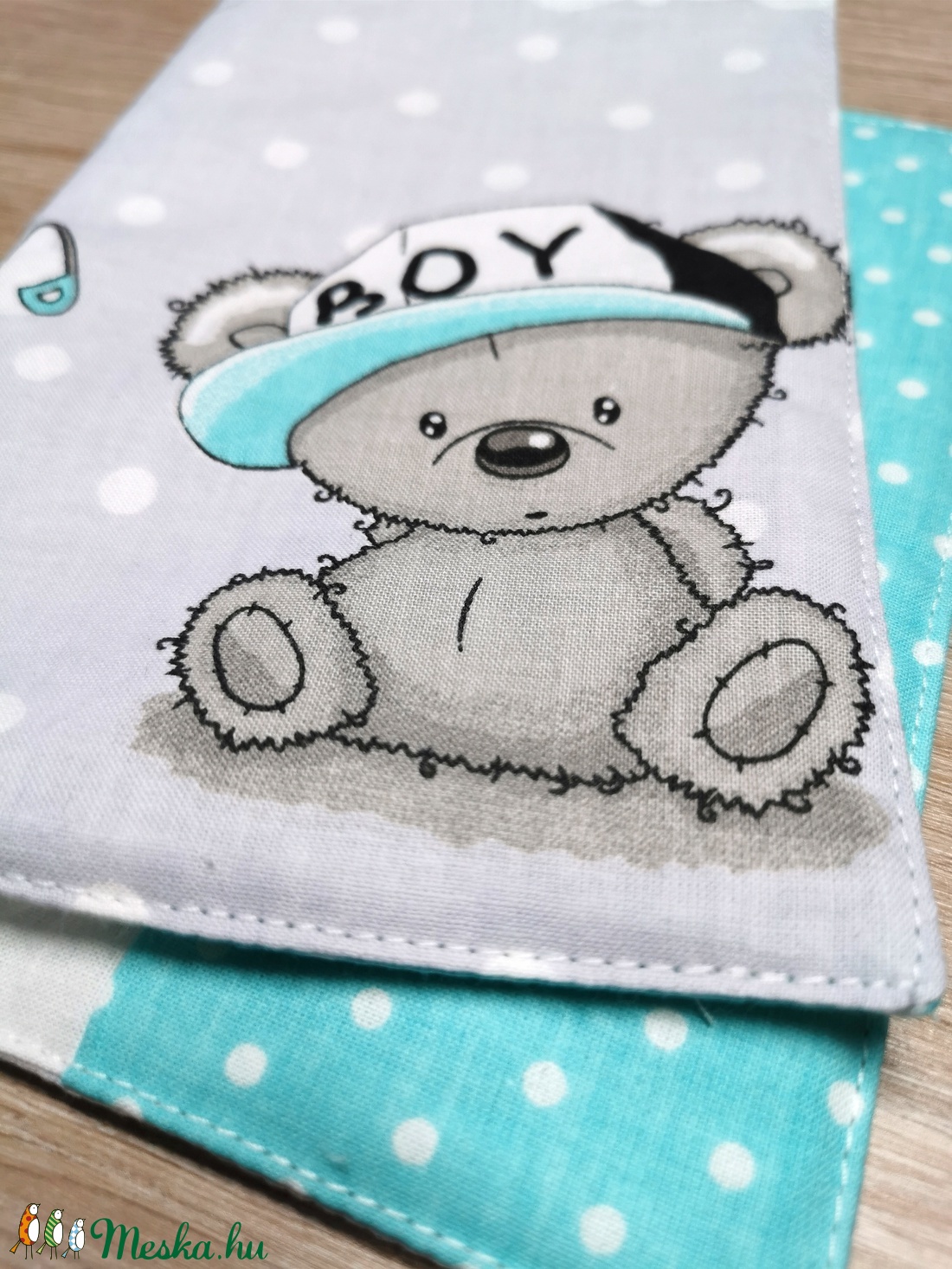 Baba látogató ajándék csomag 4 db-os It's a boy macis szürke alapon - játék & sport - babalátogató ajándékcsomag - Meska.hu Baba látogató ajándék csomag 4 db-os It's a boy macis szürke alapon - játék & sport - babalátogató ajándékcsomag - Meska.hu