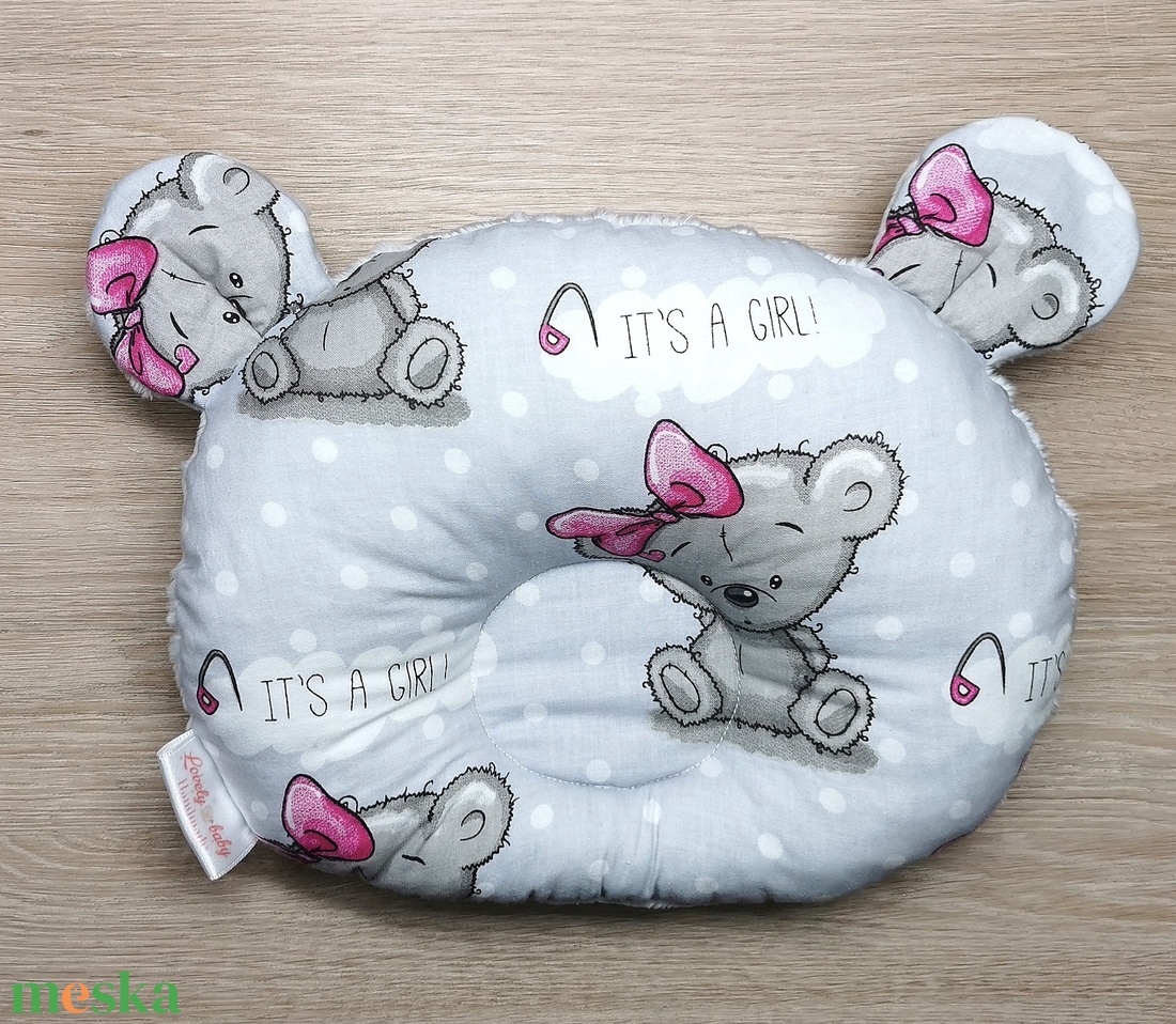 Stabilizáló MACI párna It's a girl macis szürke alapon  szürke minky-vel - otthon & életmód - babaszoba, gyerekszoba - gyerek díszpárna - Meska.hu