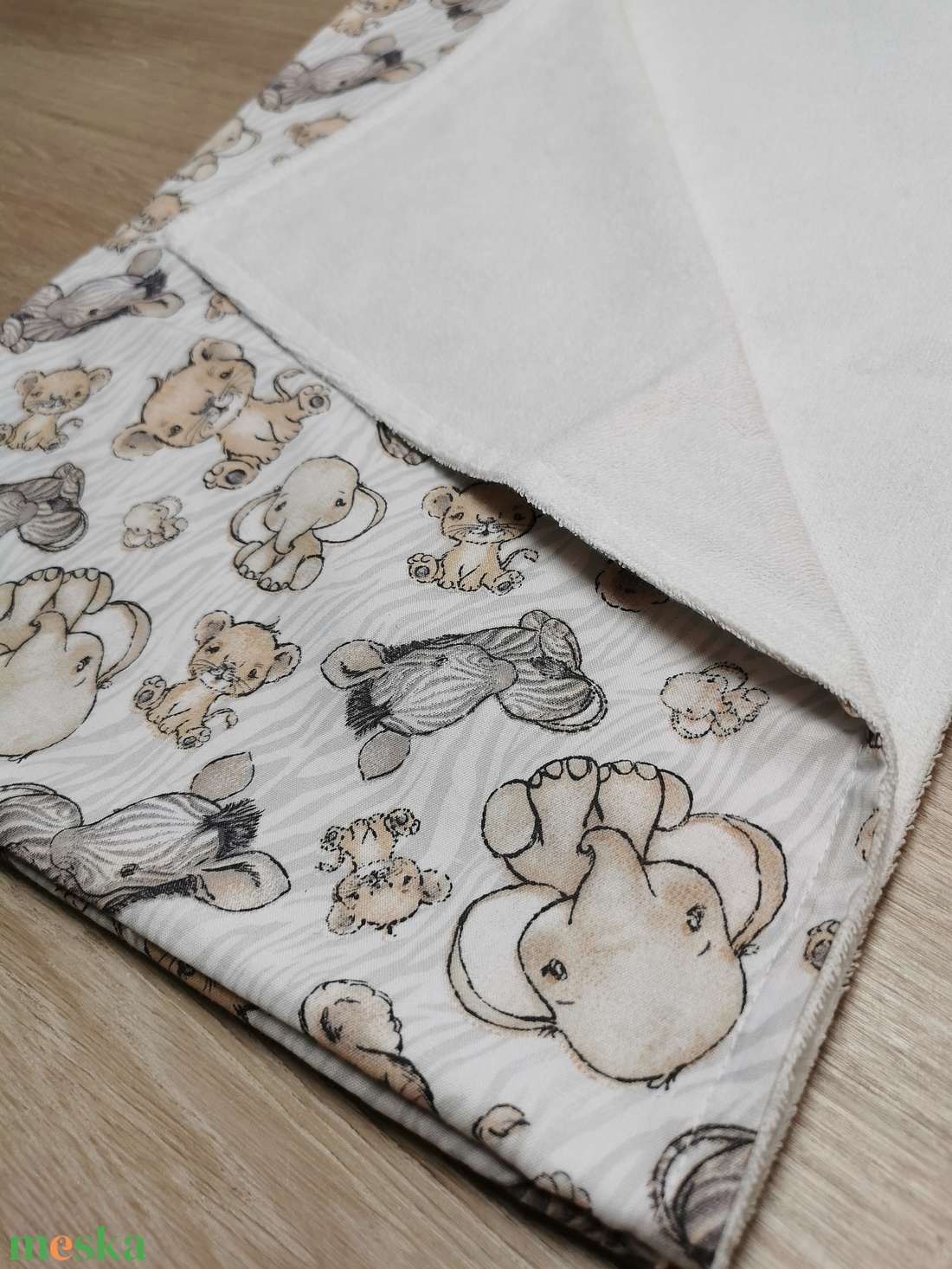 Pelenkázó alátét - Bébi állatos UNISEX - szépségápolás - pelenka & babaápolás - pelenkázó alátét - Meska.hu Pelenkázó alátét - Bébi állatos UNISEX - szépségápolás - pelenka & babaápolás - pelenkázó alátét - Meska.hu