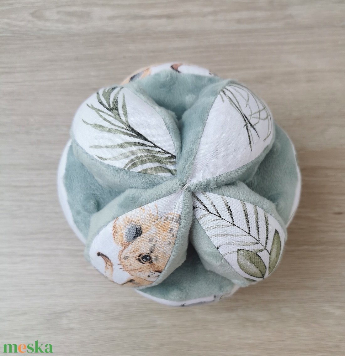 Montessori labda - kölyök vadállatos-Zsálya minkyvel - UNISEX - játék & sport - 3 éves kor alattiaknak - babakocka - Meska.hu Montessori labda - kölyök vadállatos-Zsálya minkyvel - UNISEX - játék & sport - 3 éves kor alattiaknak - babakocka - Meska.hu