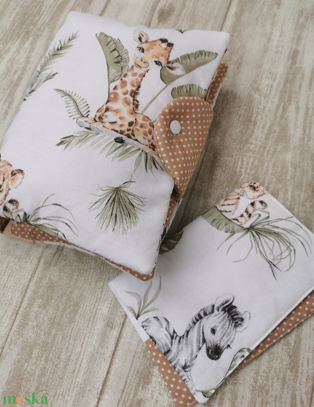 Baba látogató ajándék csomag 2 db-os - kölyök vadállatos Beige belsővel - UNISEX - játék & sport - babalátogató ajándékcsomag - Meska.hu Baba látogató ajándék csomag 2 db-os - kölyök vadállatos Beige belsővel - UNISEX - játék & sport - babalátogató ajándékcsomag - Meska.hu