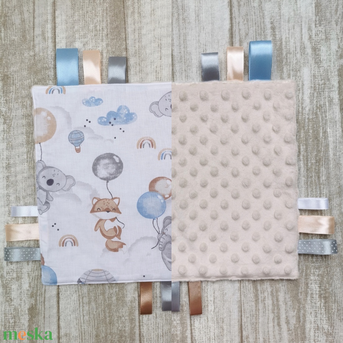 Cimkekendő - Elefánt, róka, koala lufival - beige minkyvel UNISEX - játék & sport - 3 éves kor alattiaknak - alvóka & rongyi - Meska.hu Cimkekendő - Elefánt, róka, koala lufival - beige minkyvel UNISEX - játék & sport - 3 éves kor alattiaknak - alvóka & rongyi - Meska.hu