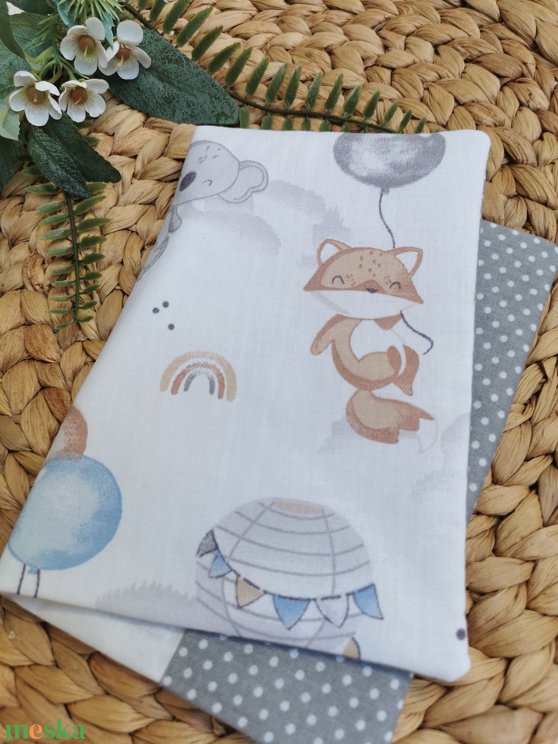Egészségügyi kiskönyv borító - Elefánt, róka, koala lufival - világos szürke pöttyös UNISEX - játék & sport - babalátogató ajándékcsomag - Meska.hu Egészségügyi kiskönyv borító - Elefánt, róka, koala lufival - világos szürke pöttyös UNISEX - játék & sport - babalátogató ajándékcsomag - Meska.hu