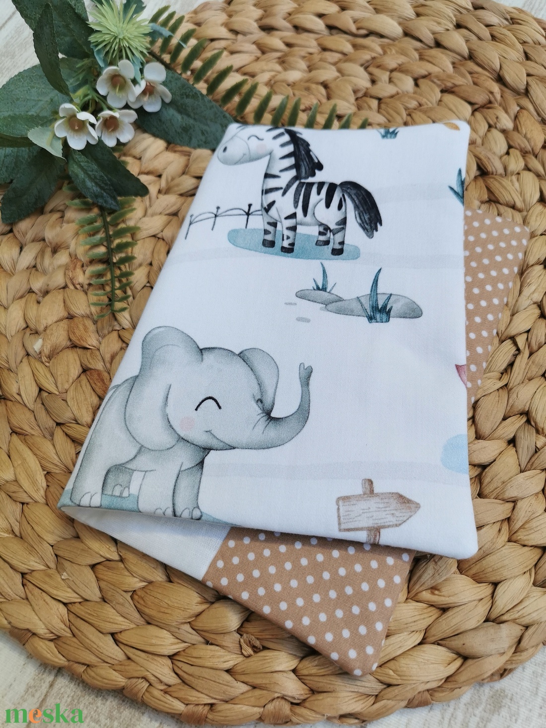 PRÉMIUM Egészségügyi kiskönyv borító állatkert - beige pöttyös UNISEX - otthon & életmód - papír, írószer - egészségügyi kiskönyv borító - Meska.hu PRÉMIUM Egészségügyi kiskönyv borító állatkert - beige pöttyös UNISEX - otthon & életmód - papír, írószer - egészségügyi kiskönyv borító - Meska.hu