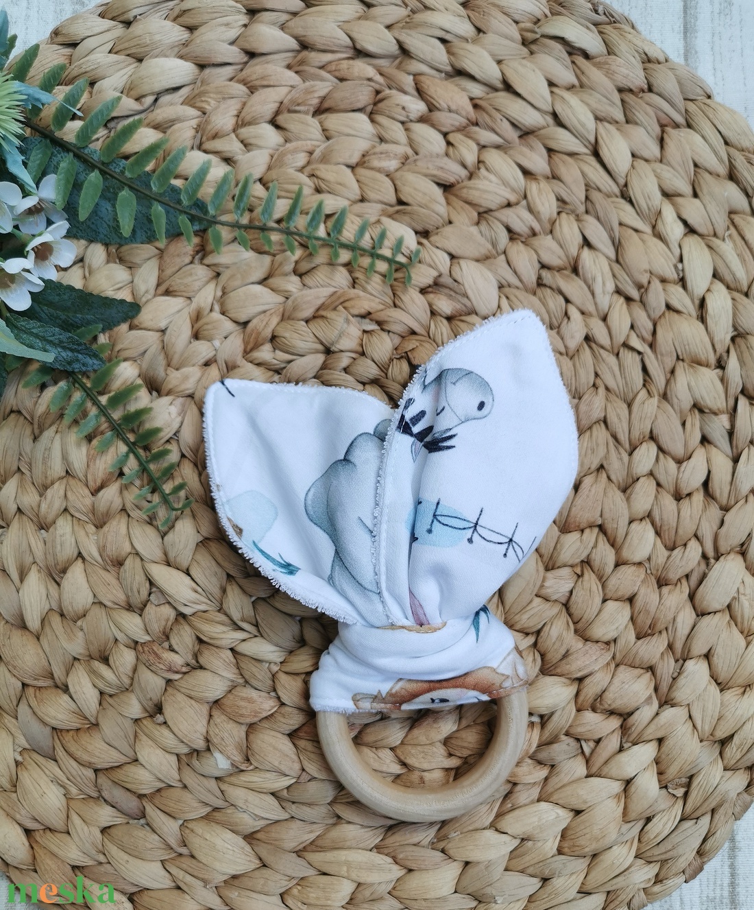 PRÉMIUM Nyuszifüles rágóka fa karikával - állatkert UNISEX - játék & sport - babalátogató ajándékcsomag - Meska.hu PRÉMIUM Nyuszifüles rágóka fa karikával - állatkert UNISEX - játék & sport - babalátogató ajándékcsomag - Meska.hu