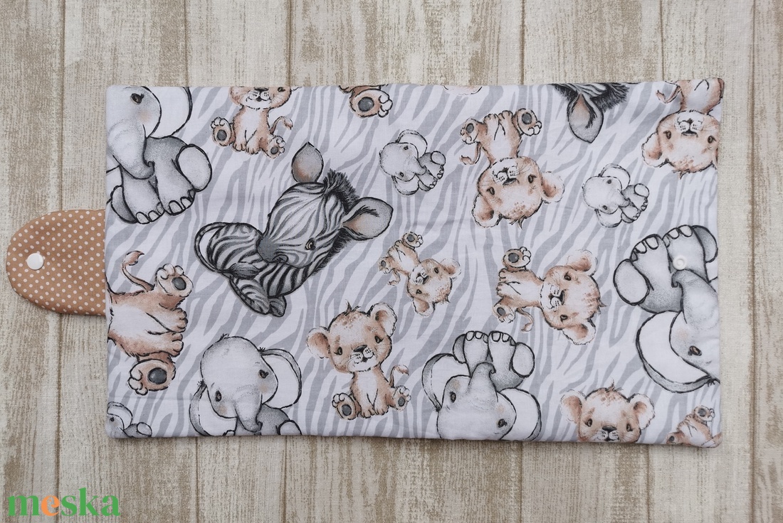 Utazó pelenkatartó táska Bébi állatos UNISEX bézs pöttyös belsővel - táska & tok - pelenkatáska - pelenkatartó tok - Meska.hu Utazó pelenkatartó táska Bébi állatos UNISEX bézs pöttyös belsővel - táska & tok - pelenkatáska - pelenkatartó tok - Meska.hu