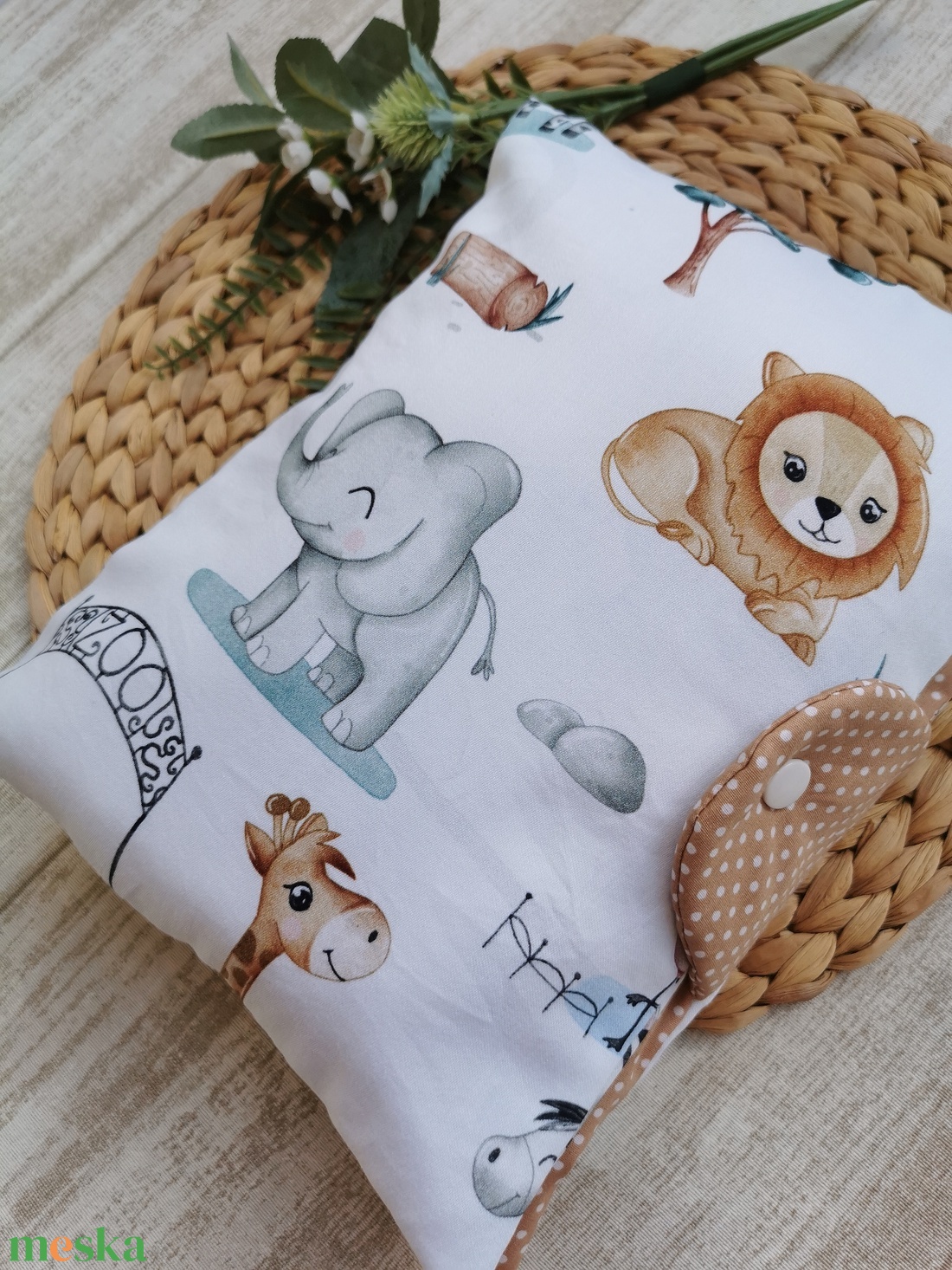 PRÉMIUM Utazó pelenkatartó táska állatkert - beige pöttyös - táska & tok - pelenkatáska - pelenkatartó tok - Meska.hu PRÉMIUM Utazó pelenkatartó táska állatkert - beige pöttyös - táska & tok - pelenkatáska - pelenkatartó tok - Meska.hu