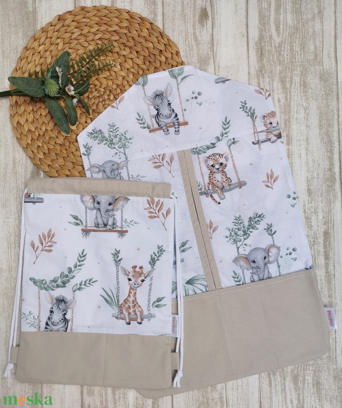 Óvodai Szett 2 db-os - Ruhazsák és tornazsák hintázó szafari állatok- beige UNISEX - játék & sport - ovis felszerelés - ovis szett - Meska.hu Óvodai Szett 2 db-os - Ruhazsák és tornazsák hintázó szafari állatok- beige UNISEX - játék & sport - ovis felszerelés - ovis szett - Meska.hu