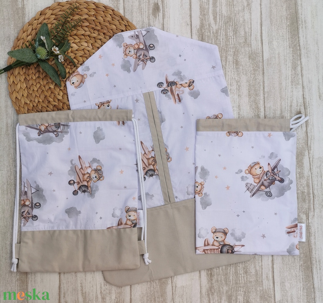 Óvodai Szett 3 db-os - Ruhazsák, tornazsák és tisztasági zsák barna repülős maci- beige UNISEX - játék & sport - ovis felszerelés - ovis szett - Meska.hu Óvodai Szett 3 db-os - Ruhazsák, tornazsák és tisztasági zsák barna repülős maci- beige UNISEX - játék & sport - ovis felszerelés - ovis szett - Meska.hu