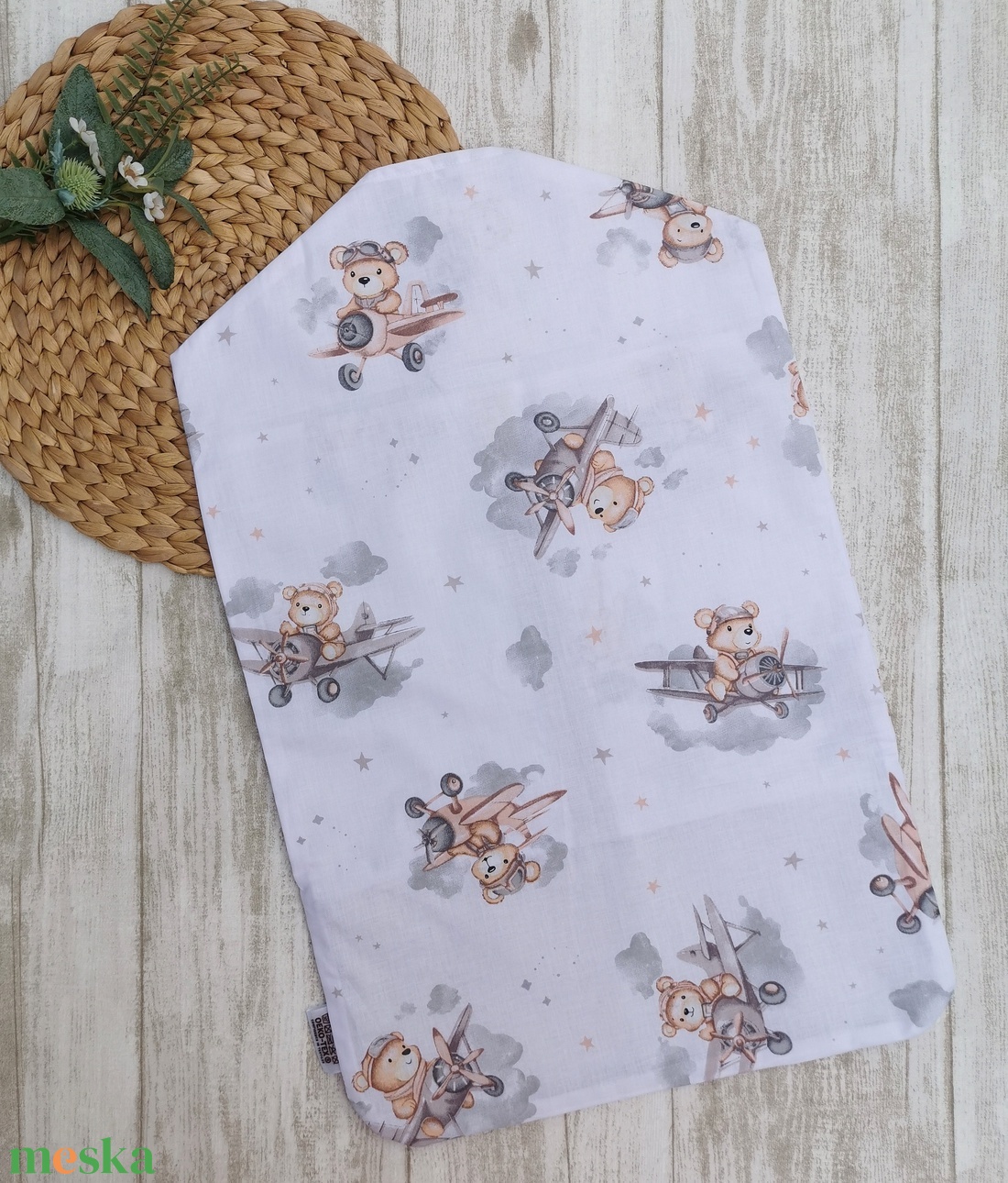 Óvodai vállfás ruhazsák barna repülős maci- beige UNISEX - játék & sport - ovis felszerelés - ovis szett - Meska.hu