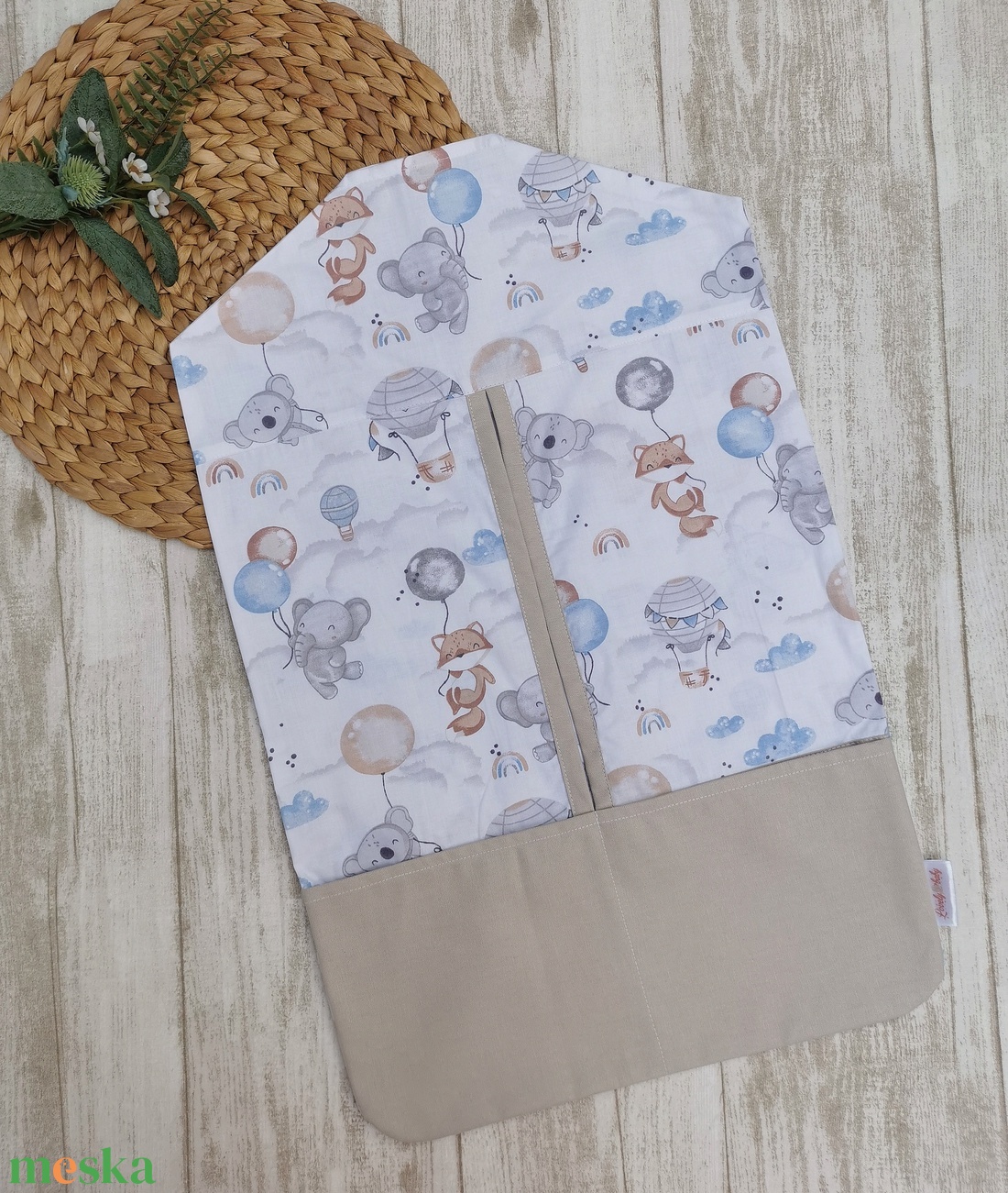 Óvodai vállfás ruhazsák Elefánt, róka, koala lufival- beige UNISEX - játék & sport - ovis felszerelés - ovis szett - Meska.hu