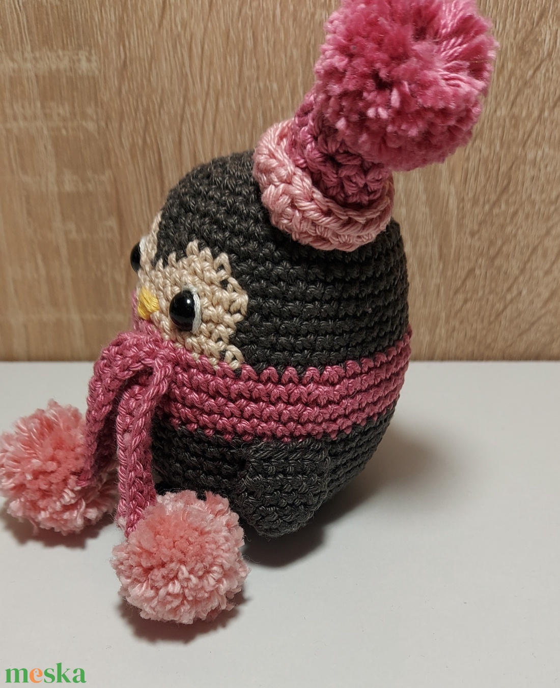 Horgolt Pingvin Rózsaszín Sállal és Sapkával - Amigurumi - játék & sport - plüssállat & játékfigura - más figura - Meska.hu