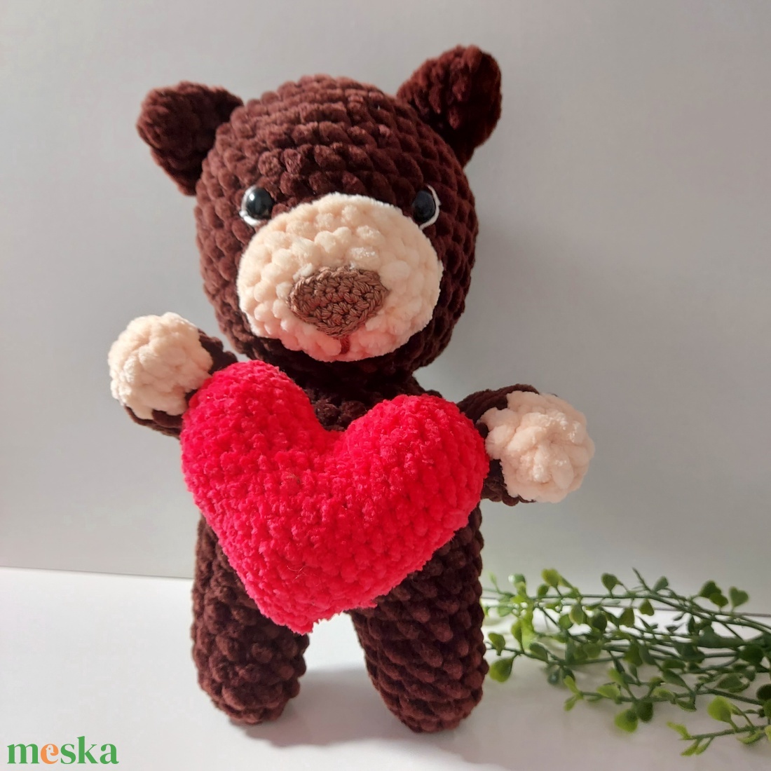 Horgolt Plüss Maci - Barna Medve -Teddy - Piros szív - Valentin nap - játék & sport - plüssállat & játékfigura - maci - Meska.hu Horgolt Plüss Maci - Barna Medve -Teddy - Piros szív - Valentin nap - játék & sport - plüssállat & játékfigura - maci - Meska.hu