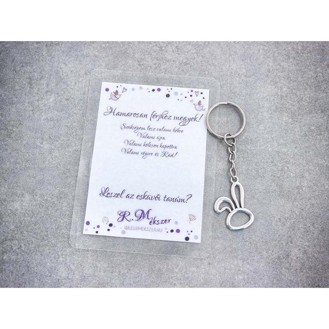 Hamarosan férjhez megyek egyszerű nyuszi medálos kulcstartó - esküvő - meghívó & kártya - tanú felkérő - Meska.hu