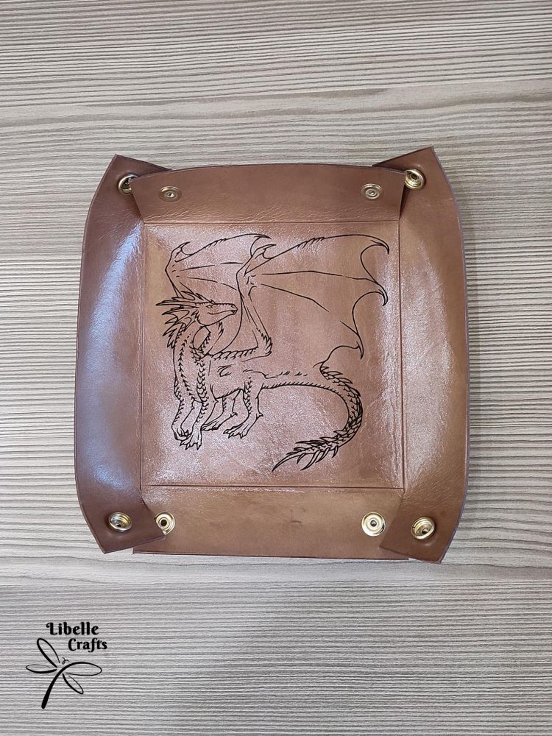 Sárkány mintás kockadobó tálca - 1 - játék & sport - szerepjáték - Meska.hu