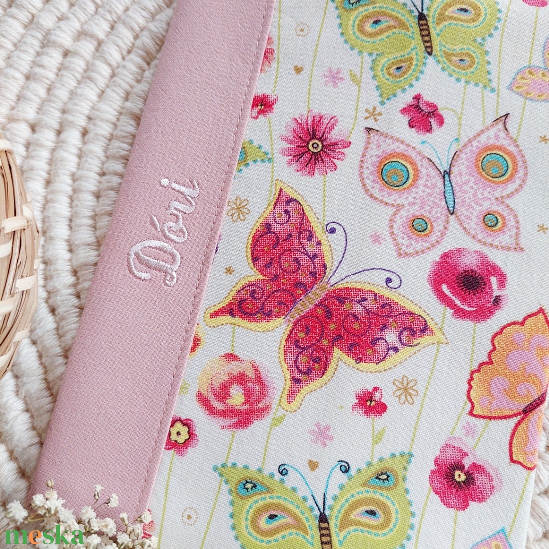 Egészségügyi kiskönyv borító névhímzéssel, színes pillangók, LuannaBaby  - otthon & életmód - papír, írószer - egészségügyi kiskönyv borító - Meska.hu Egészségügyi kiskönyv borító névhímzéssel, színes pillangók, LuannaBaby  - otthon & életmód - papír, írószer - egészségügyi kiskönyv borító - Meska.hu