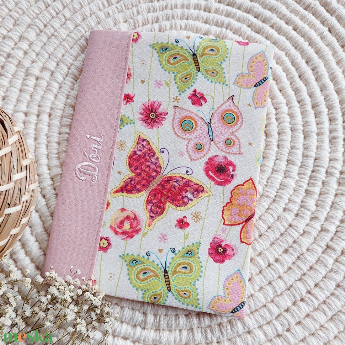 Egészségügyi kiskönyv borító névhímzéssel, színes pillangók, LuannaBaby  - otthon & életmód - papír, írószer - egészségügyi kiskönyv borító - Meska.hu Egészségügyi kiskönyv borító névhímzéssel, színes pillangók, LuannaBaby  - otthon & életmód - papír, írószer - egészségügyi kiskönyv borító - Meska.hu