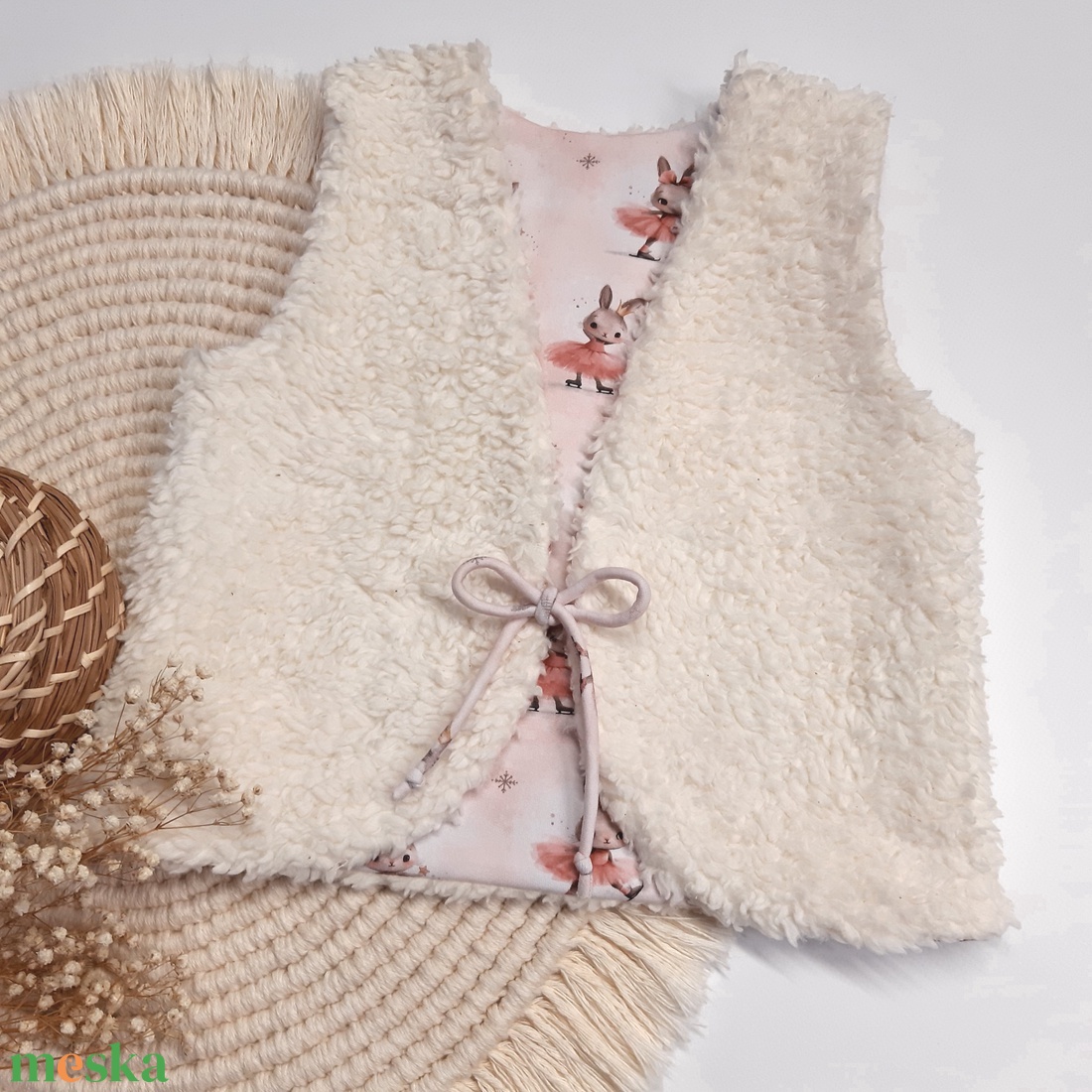 Gyerek mellény, korcsolyázó balerina nyuszi, karácsonyi ajándék kislánynak, LuannaBaby - ruha & divat - babaruha & gyerekruha - gyerek mellény - Meska.hu