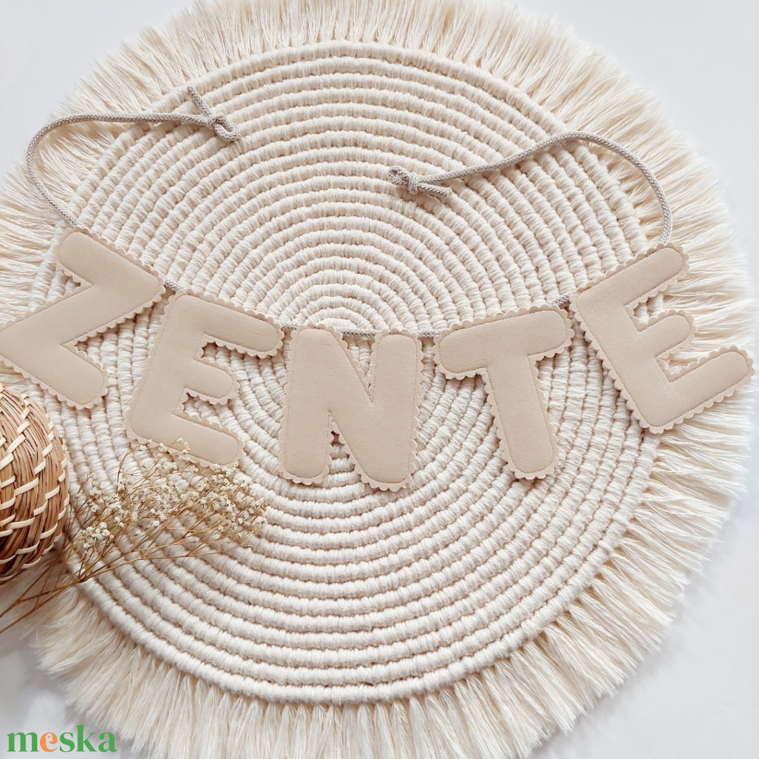 Bézs színű névfüzér girland gyerekeknek, gyerekszoba dekoráció LuannaBaby - baba - mama - babaszoba dekoráció - babanév dekoráció - Meska.hu