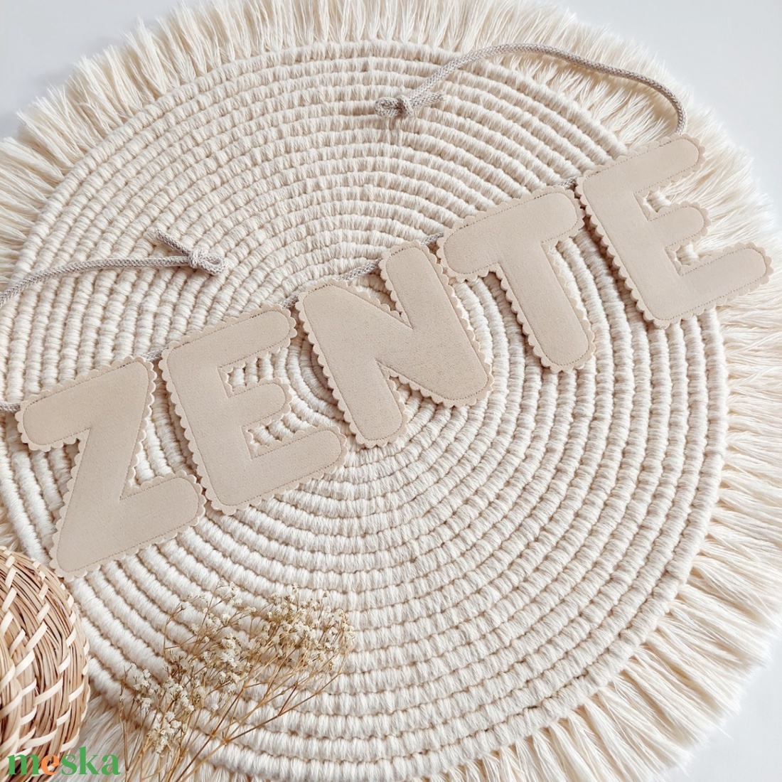 Bézs színű névfüzér girland gyerekeknek, gyerekszoba dekoráció LuannaBaby - baba - mama - babaszoba dekoráció - babanév dekoráció - Meska.hu