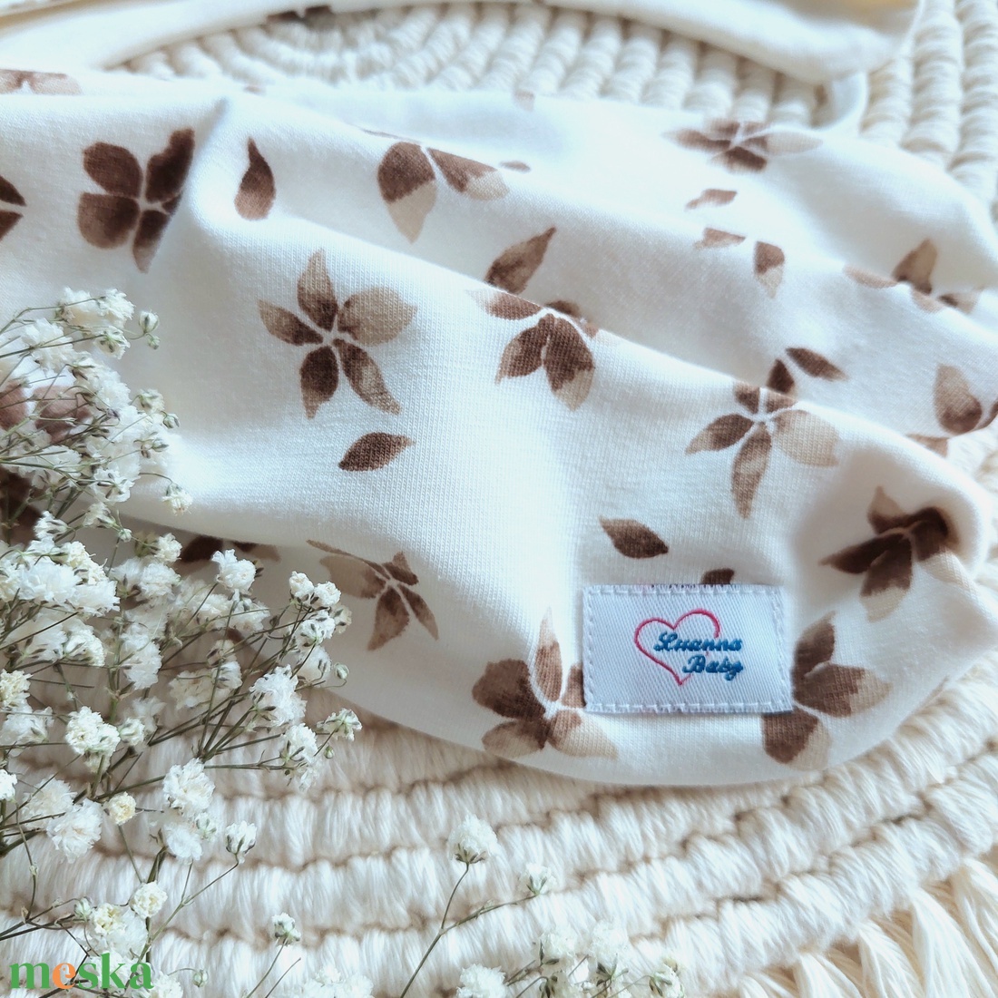 Kötős gyerek sapka csősál szett, barna virágok, LuannaBaby  - ruha & divat - sál, sapka, kendő - sapka & sál szett - Meska.hu