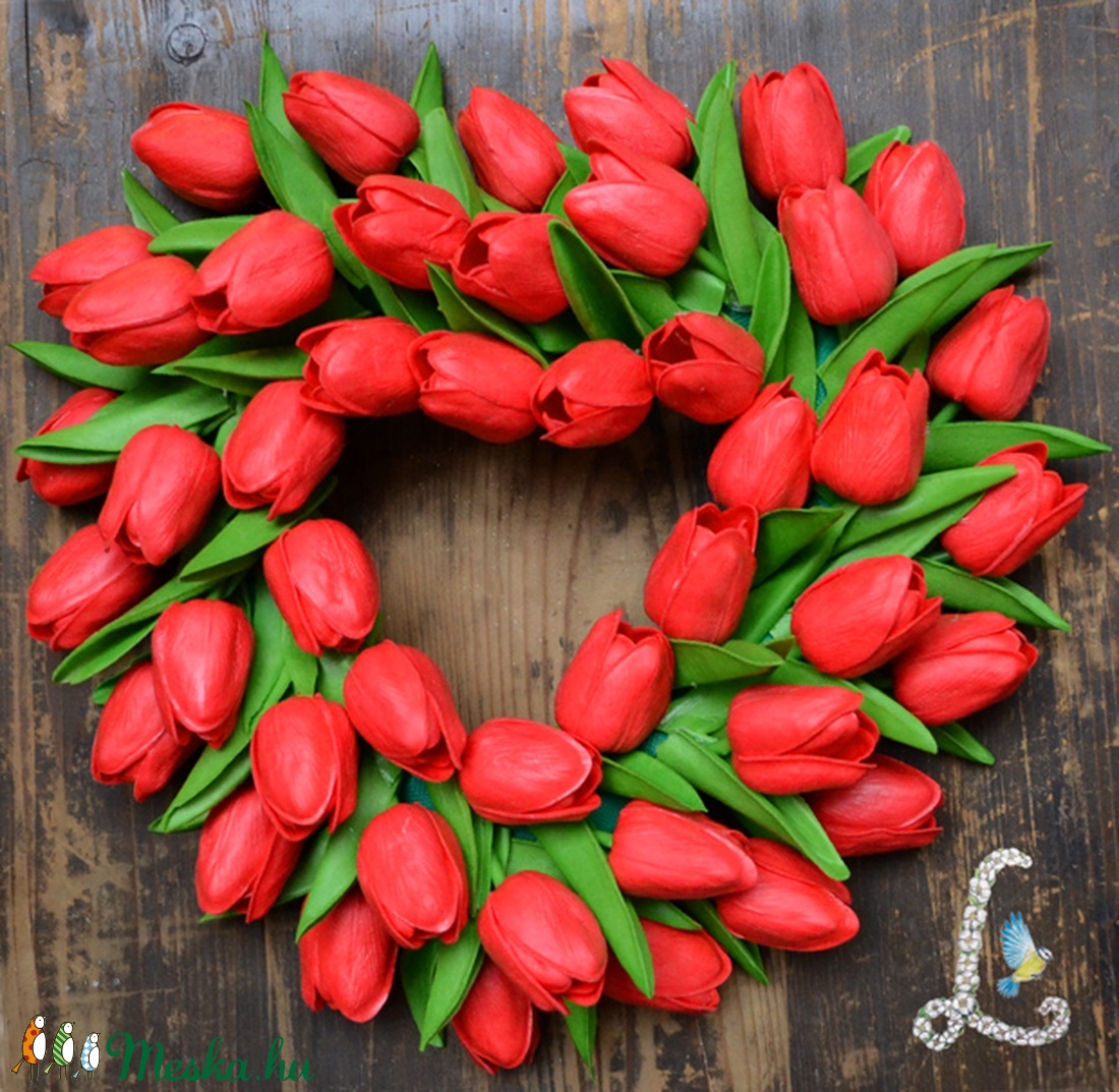 Szív alakú tulipánkoszorú - esküvő - dekoráció - Meska.hu Szív alakú tulipánkoszorú - esküvő - dekoráció - Meska.hu