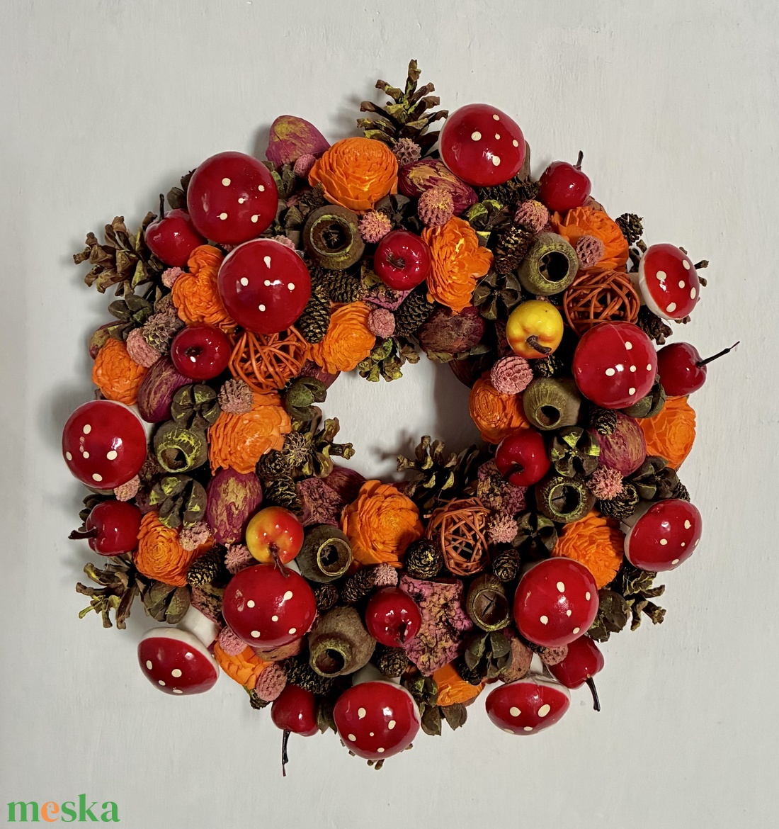 Őszi kopogtató gombákkal, almákkal - otthon & életmód - dekoráció - ajtó- és ablak dekoráció - ajtódísz & kopogtató - Meska.hu