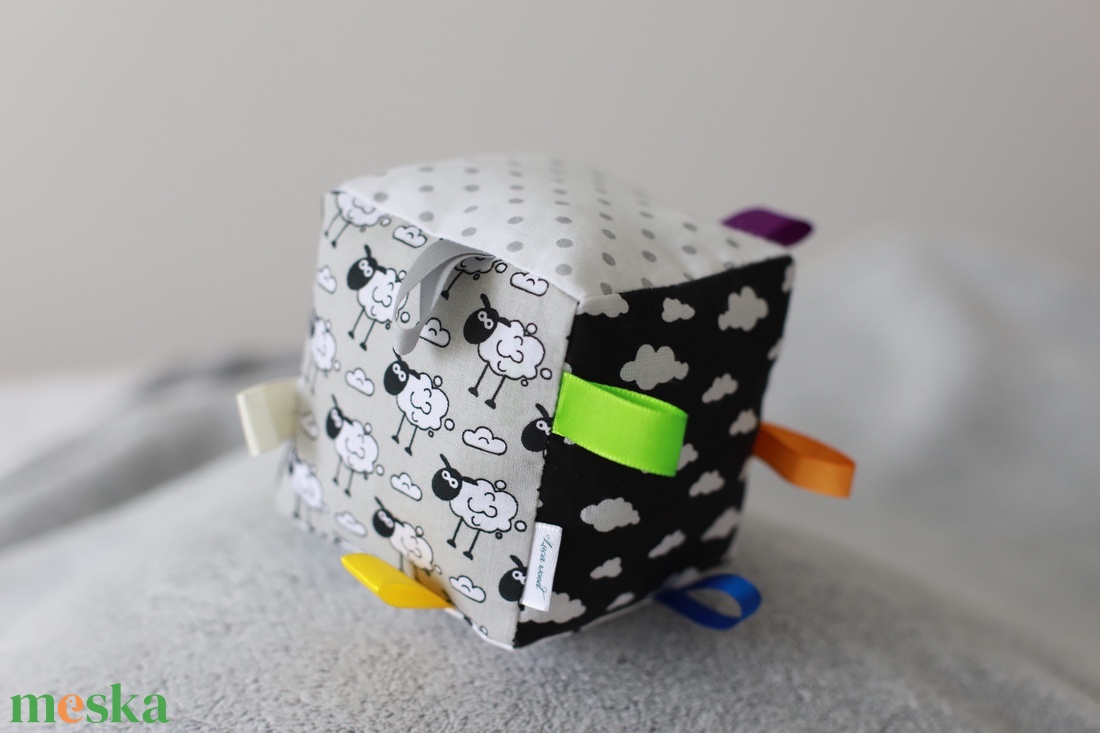 Kontrasztos baris uniszex babakocka - játék & sport - 3 éves kor alattiaknak - babakocka - Meska.hu