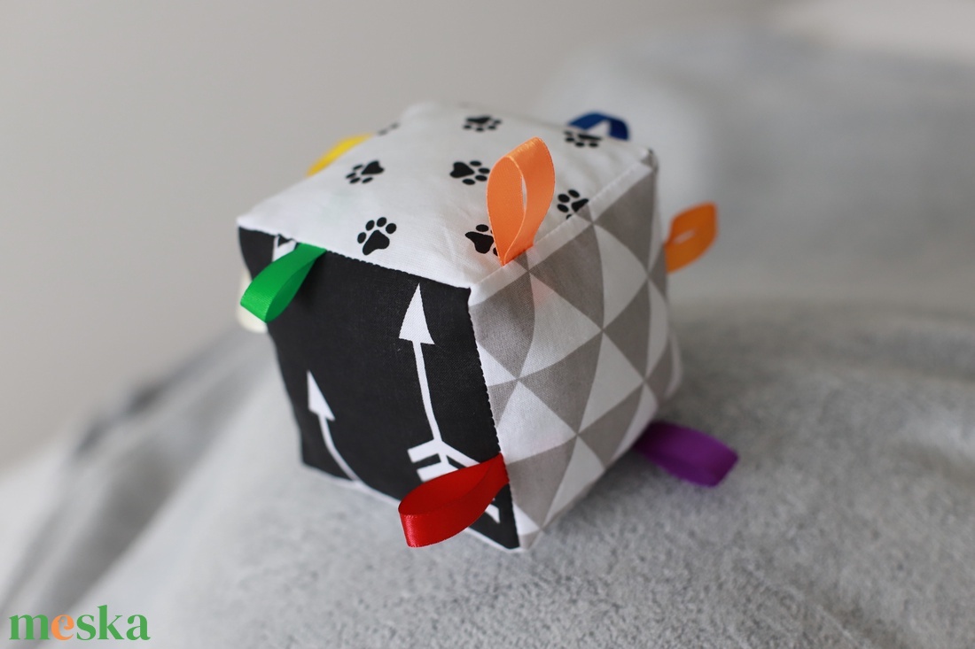 Kontrasztos baris uniszex babakocka - játék & sport - 3 éves kor alattiaknak - babakocka - Meska.hu