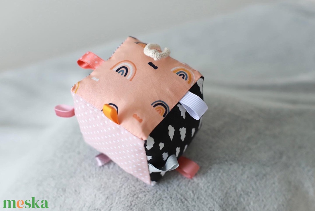 Pingvines-kontrasztos babakocka - játék & sport - 3 éves kor alattiaknak - babakocka - Meska.hu Pingvines-kontrasztos babakocka - játék & sport - 3 éves kor alattiaknak - babakocka - Meska.hu