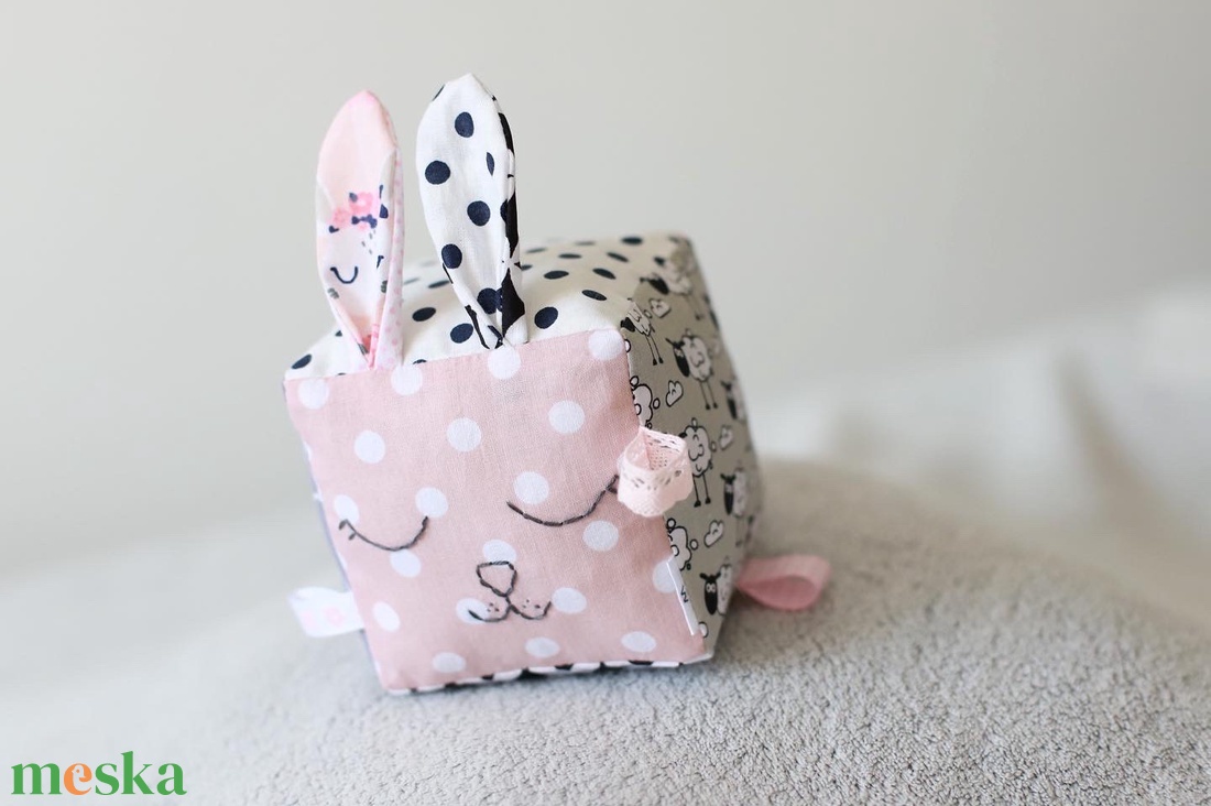 Nyuszi babakocka kislányoknak - játék & sport - 3 éves kor alattiaknak - babakocka - Meska.hu