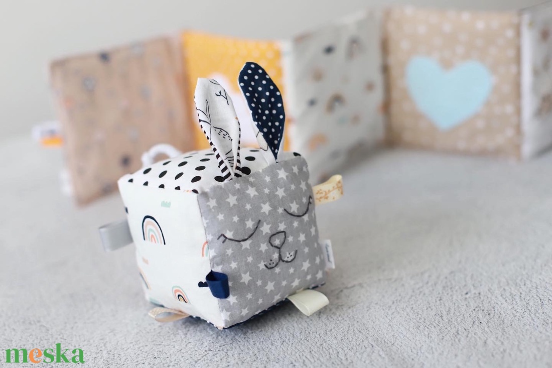 Nyuszi babakocka / uniszex - játék & sport - 3 éves kor alattiaknak - babakocka - Meska.hu Nyuszi babakocka / uniszex - játék & sport - 3 éves kor alattiaknak - babakocka - Meska.hu