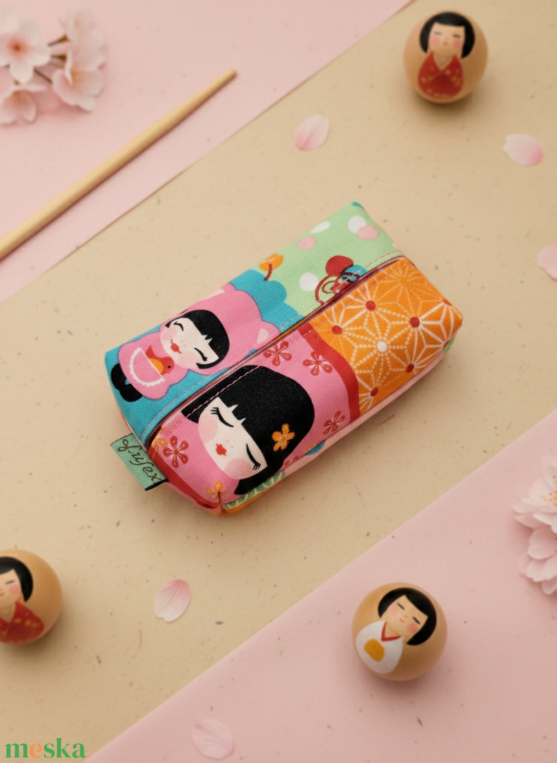 Kokeshi mintás papírzsebkendő tartó - táska & tok - neszesszer - Meska.hu