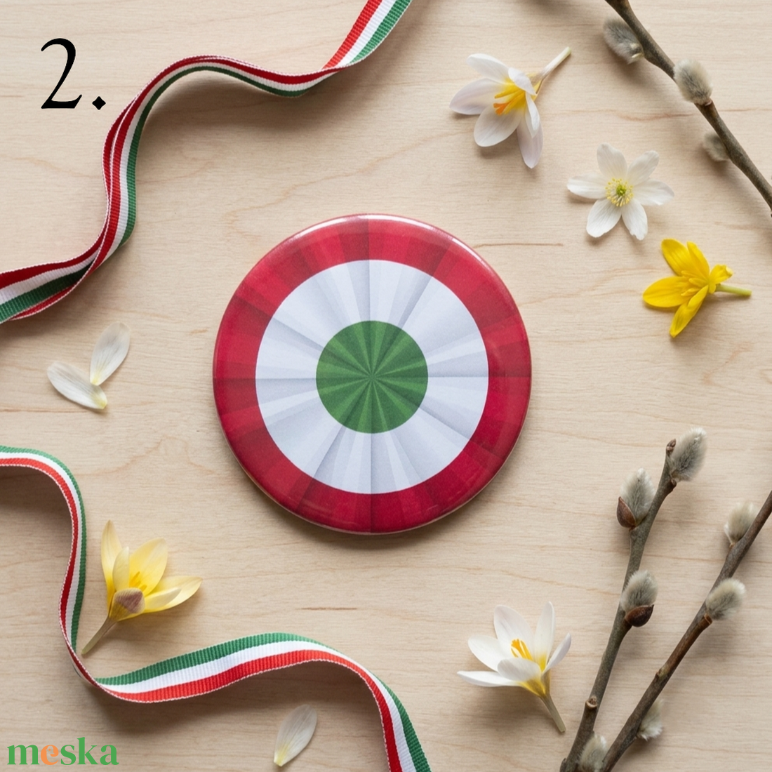 Kokárda mintás 58 mm-es kitűző - esküvő - kiegészítők - kitűző - Meska.hu